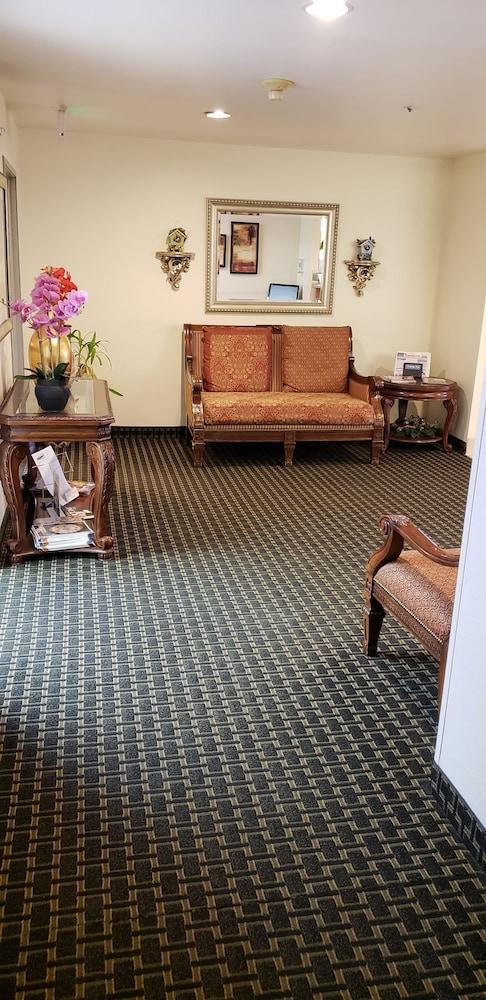 فندق سوبر 8 موتيل ويندسور Windsor المظهر الخارجي الصورة